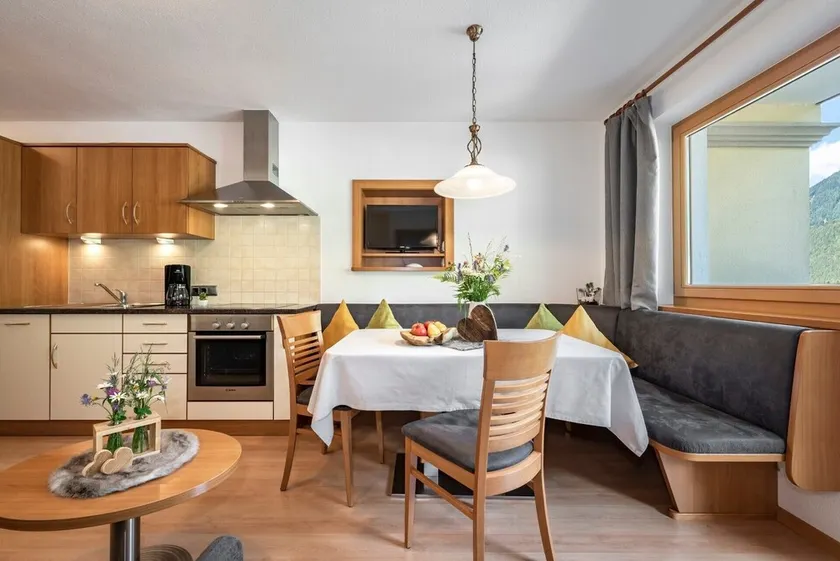 Appartement \"AlpenChalet Niederkofler Evita\" avec vue sur les montagnes, Wi-Fi et jardin - Image 1