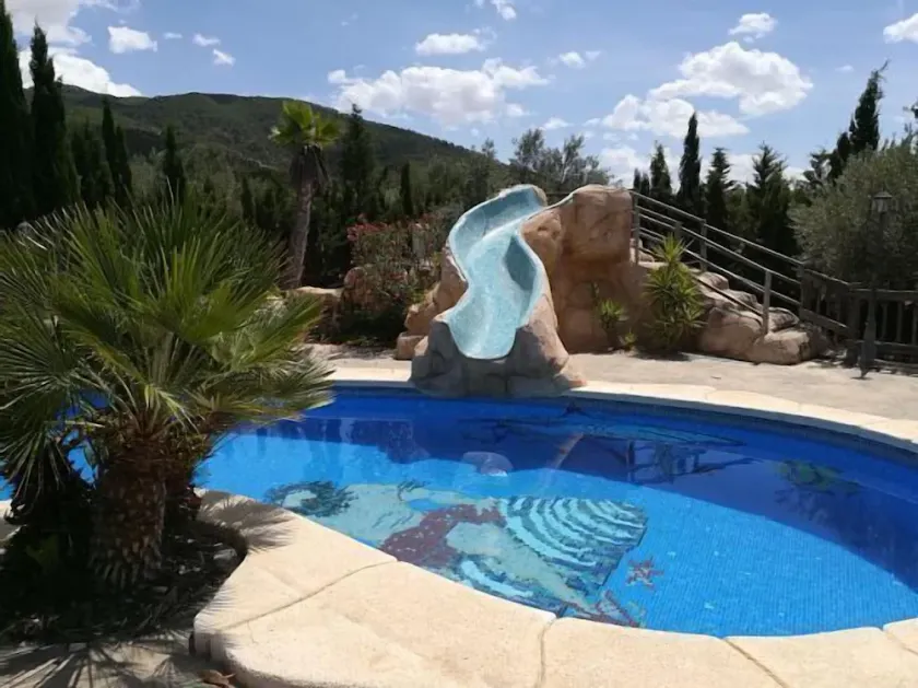 Casa rurale (affitto completo) Zona di montagna con piscina per 4 persone - Image 1