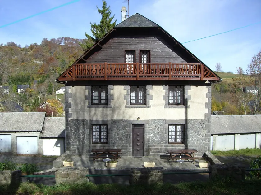 Villa with land for 12 people. September Sale - Image 1