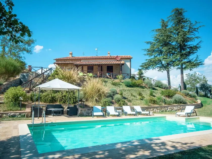 Alleinstehendes Ferienhaus mit Whirlpool, privatem Pool,  W-LAN, TV, Innenhof, Panoramablick - Image 1
