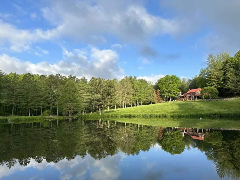 Scenic Hidden Gem: Pool, Hot Tub, Golf & Fishing - 42 Acres - Image 1