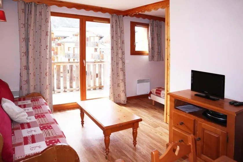 Ski-in/ski-out & foot of the slopes, 3rd floor, swimming pool, sauna, balcony, tv, 40m², Les Orres - Image 1