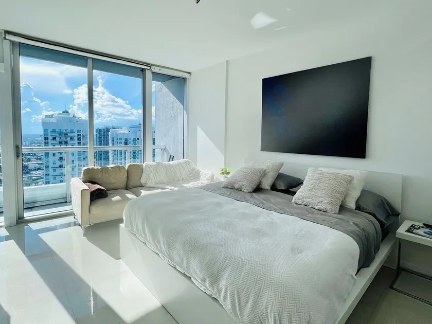 Chic 5 Studio Icon Brickell View Pool SPA - Image 1