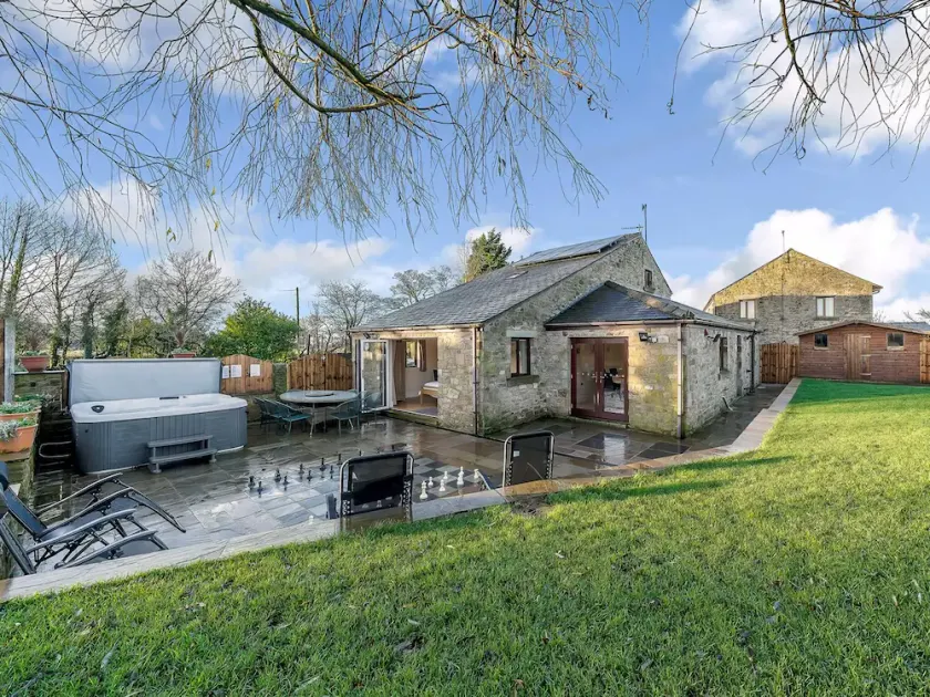 4 bedroom accommodation in Inglewhite, near Longridge - Image 1