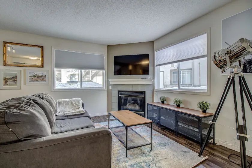 Spacious condo unit Getaway to the Rocky - Image 1