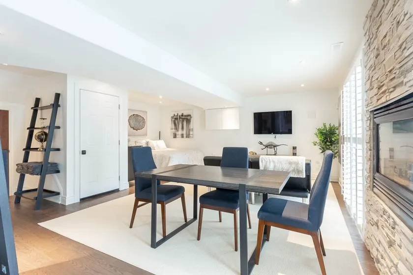 Fully Private Apartment - New Luxury Two Bed Private Apartment By The Lake - Image 1