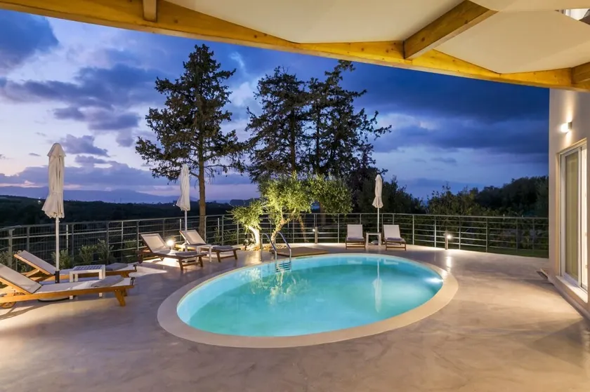 AéNaos Luxury Villa with Pool in Galatas - Image 1