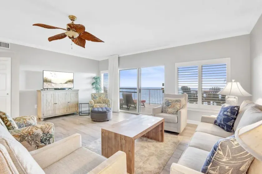 Admiral Quarters 907 - Image 1