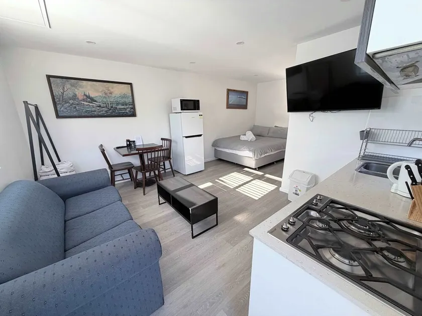 Private Studio | Convenient Stay Near Hobart - Image 1