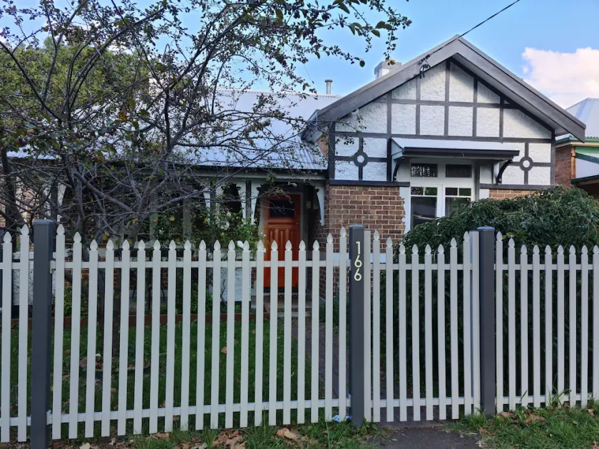 3 bed 2 bath central cottage - Image 1