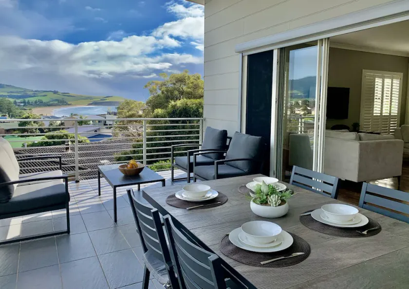 Luxury stay with spectacular mountain and sea views. 6 min walk to beach - Image 1