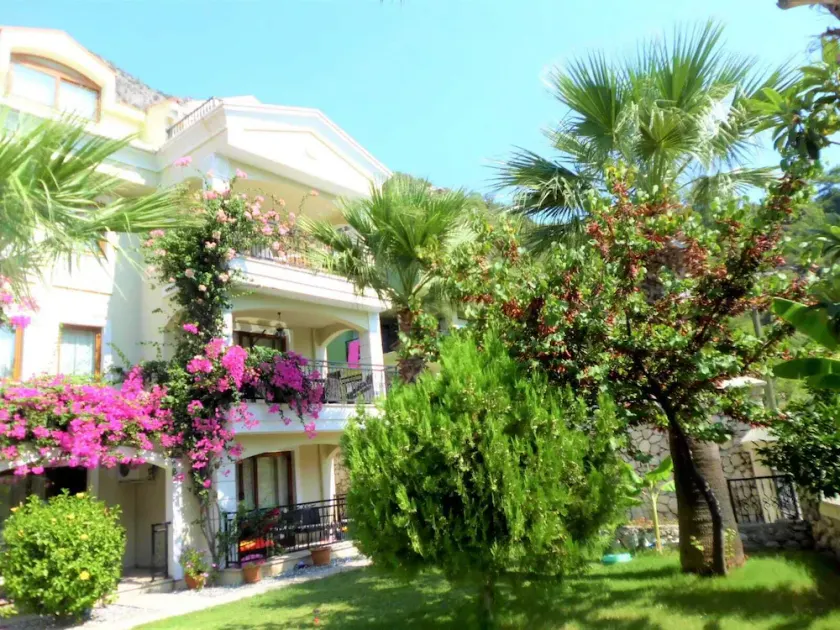 Cozy 4-bedroom condo in delightful Turunç with WiFi, AC - Image 1