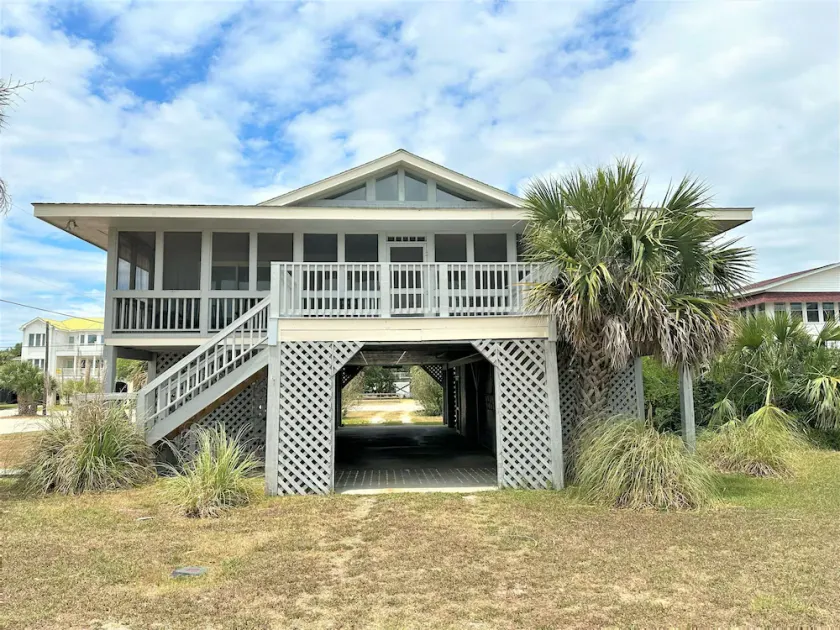 Second Row Classic w/ Screened Porch; Across the Street From Beach Access; WiFi & Cable TV's - Image 1
