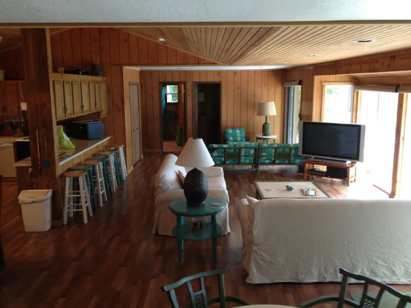 Waterfront Lake Michigan Cottage - Image 1