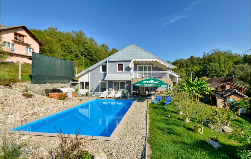 Stunning Home In Nespes - Image 1