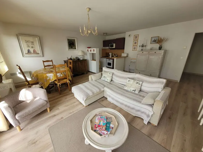 Seaside Apartment - Sunny Balcony, Private Garage, Pet-Friendly, Non-Smoking - Image 1