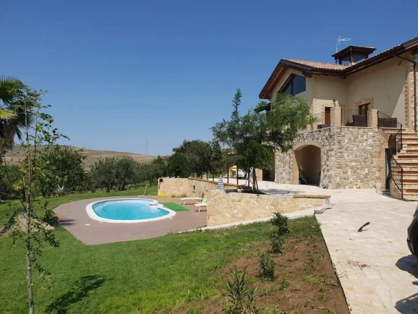La Bella Vista - Image 1