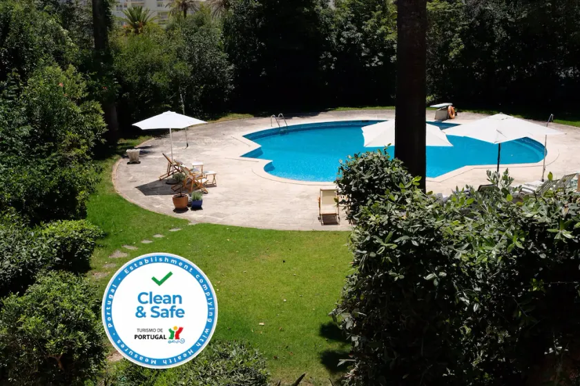Villa with 7 rooms, swimming pool, tennis court and garden - Image 1