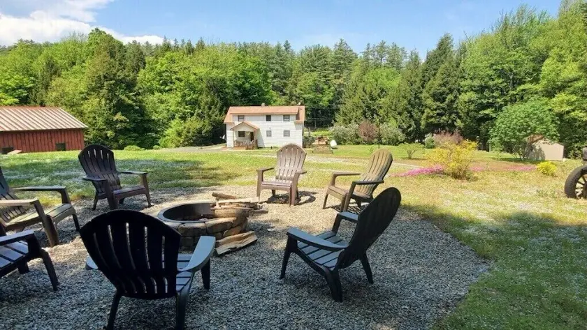 Cozy Upstate Adirondack Cottage Getaway - Image 1
