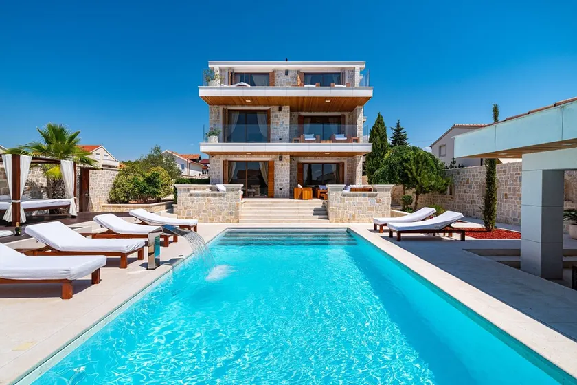 Maison de vacances XXL pour 20 personnes avec piscine - Image 1