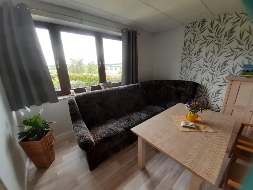 Genießen Sie Ihren Aufenthalt mit bis zu 2 Personen in unserer ca. 36 qm großen Wohnung. PKW-Stellplatz, Terrasse im Hof für einen entspannten Grillabend ! - Image 1