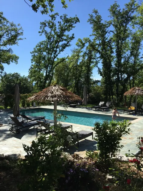 Belvillas für 4 Personen mit Pool-Photinias - Image 1