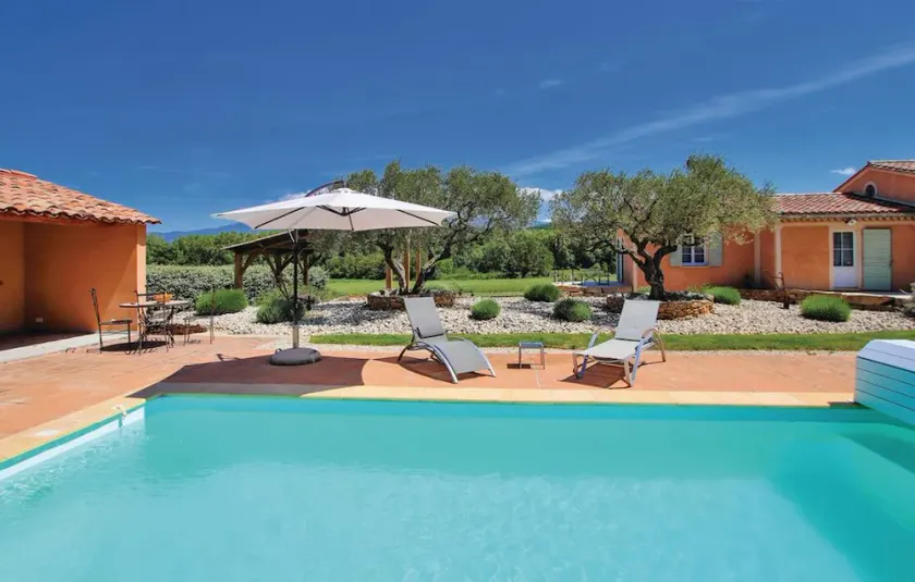 Gîte au calme en campagne avec piscine privée - Image 1
