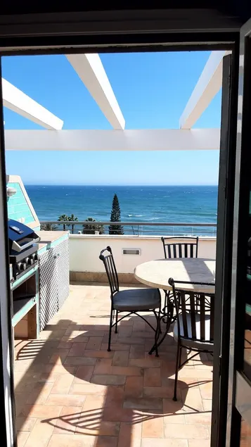 Attic apartment with its own roof terrace and sea layer - Image 1