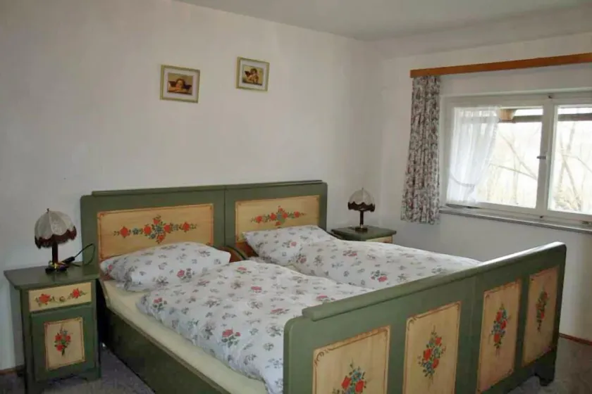 Ferienhaus 1. Stock, 60 qm, Schlafzimmer, Kinderschlafzimmer, Wohnraum mit Küche, Sat-TV, max. 5 Personen - Image 1