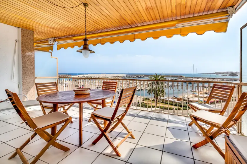 Nice apartment in front of the port of Blanes with spectacular views of the sea. 6 pax, free wifi. Vivalidays Es Blau. - Image 1