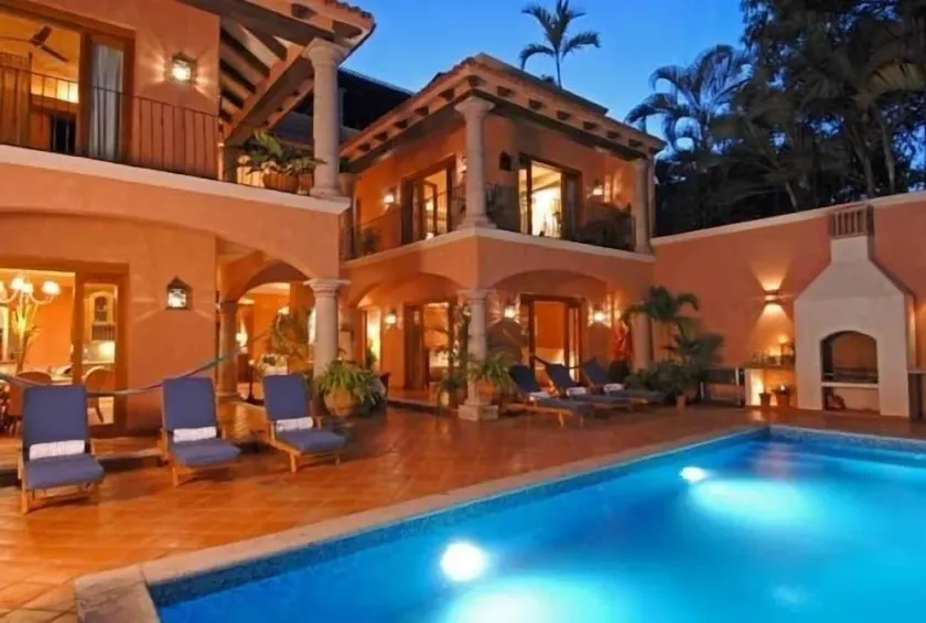 Luxe Villa Schritte zum Strand!- $ 99 / Room Per Nt Special inkl. Personal, Last Minute - Image 1