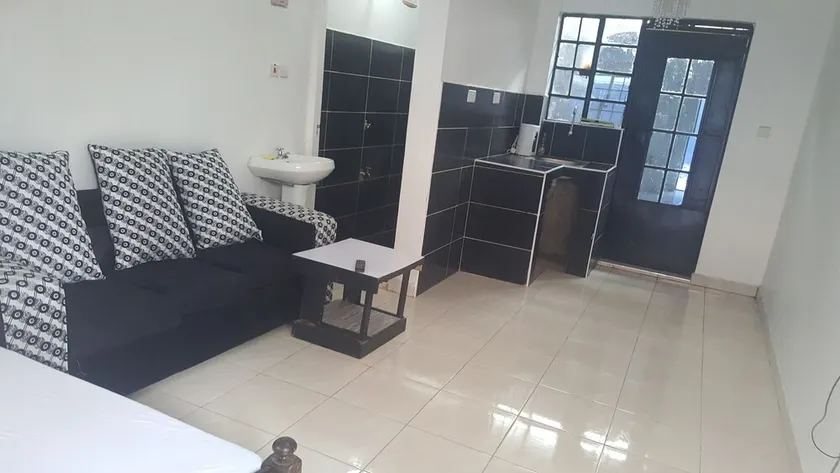 Inviting 1-Bed Studio iwith Breakfast Nairobi - Image 1
