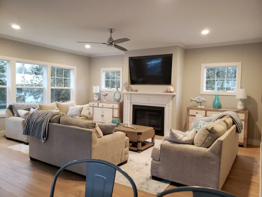 Beautiful new Lake House Pets & Kids friendly with beach access! - Image 1