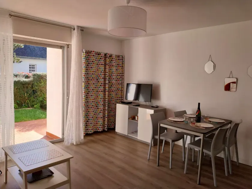 Nice house close to the beach - Image 1