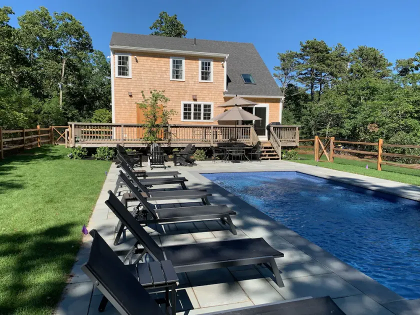 Renovated Edgartown home with a heated pool and close to town/beach! - Image 1