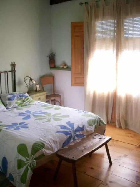 ROOM IN A CHARMING HOUSE - Image 1