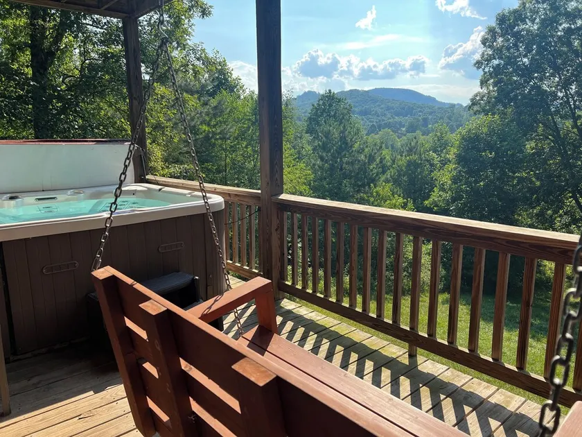 Private Creekside Mountain View Retreat - Hot Tub/Game Room/Fire Pit - Image 1