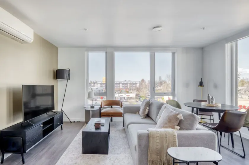 Dreamy Central District 2BR w/ Gym & BBQ, nr downtown, by Blueground - Image 1