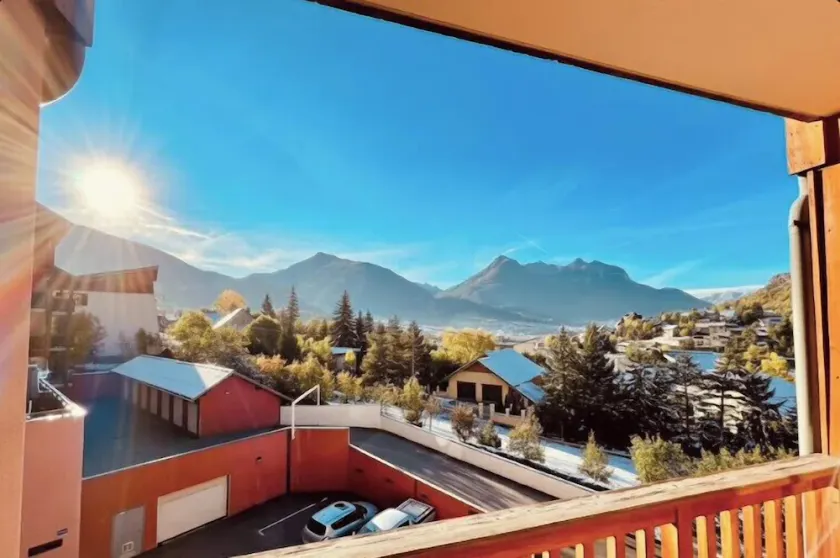 Nice Cosy Apt With Balcony In Briançon - Image 1