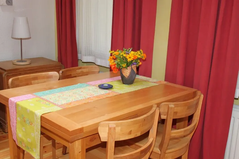 Casa de férias isolada em uma área tranquila, com um jardim - Image 1