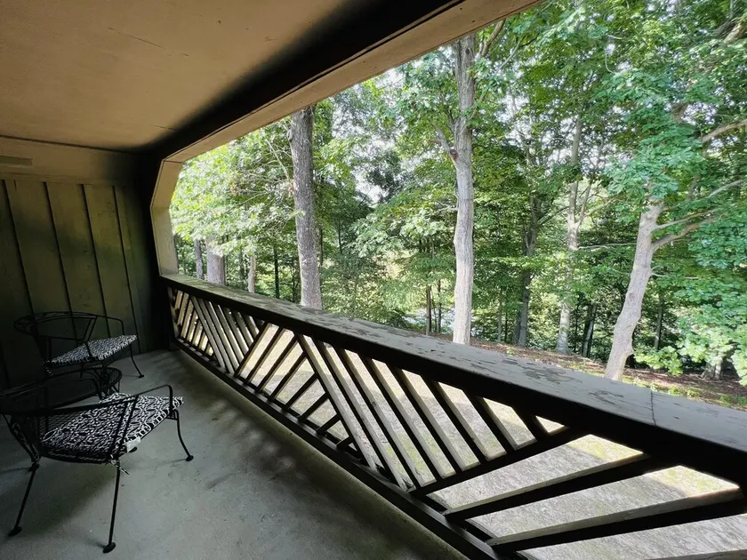 Lovely condo with water & golf course view - Image 1