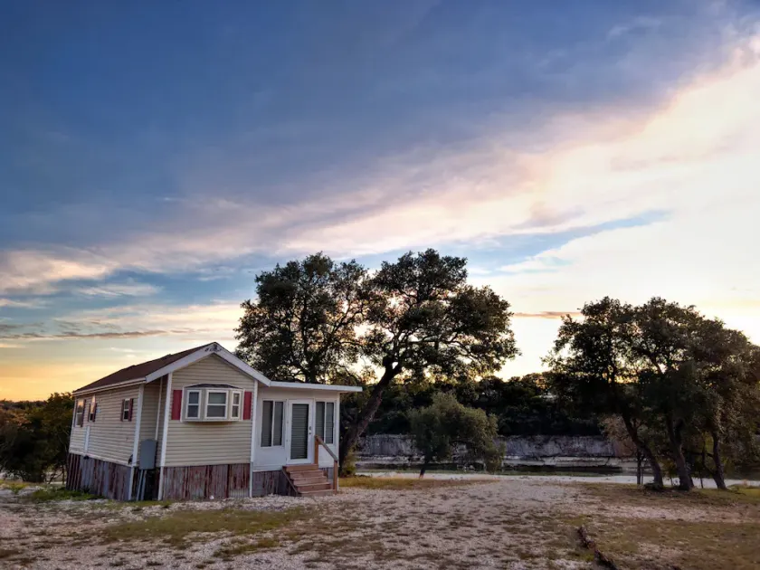 Cozy Riverfront Cottage-Casa Avecita @ SparrowBend - Image 1