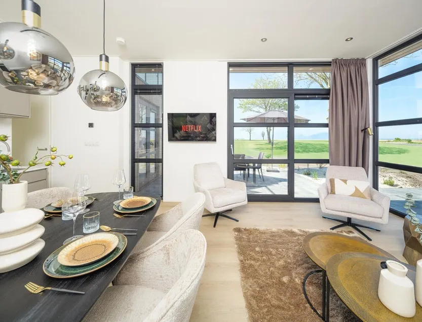 Workum 6-person Beach Resort Home - Image 1