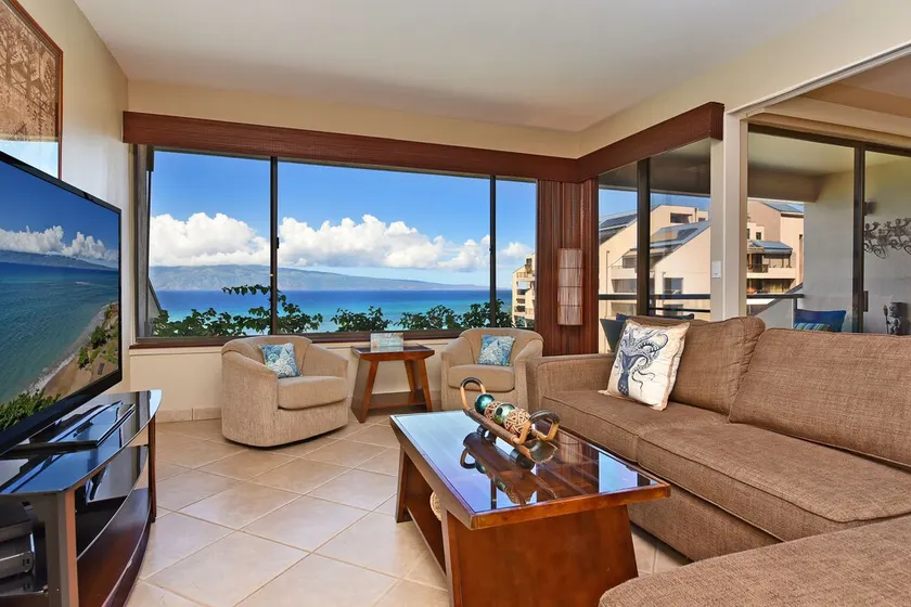 WOW - DIRECT OCEANFRONT - Image 1
