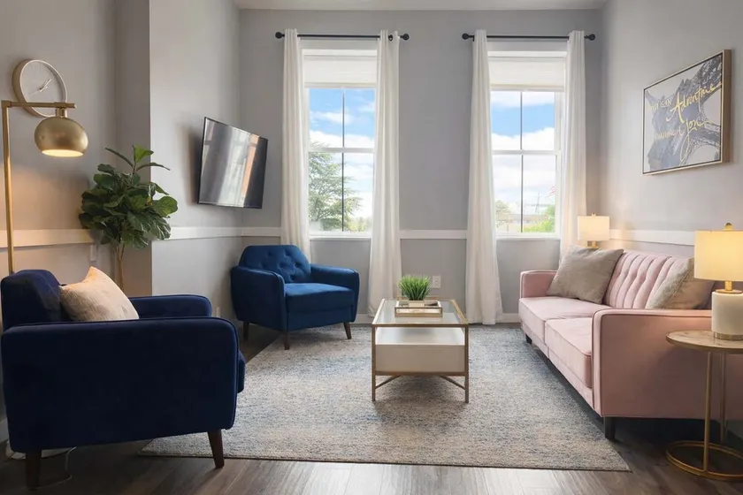Beautiful Lively Loft in Downtown King Bed - Image 1