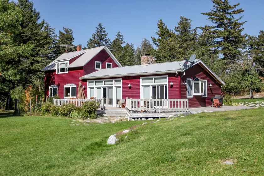 Beautiful property, spectacular view. House + guest house, close to Yellowstone. - Image 1