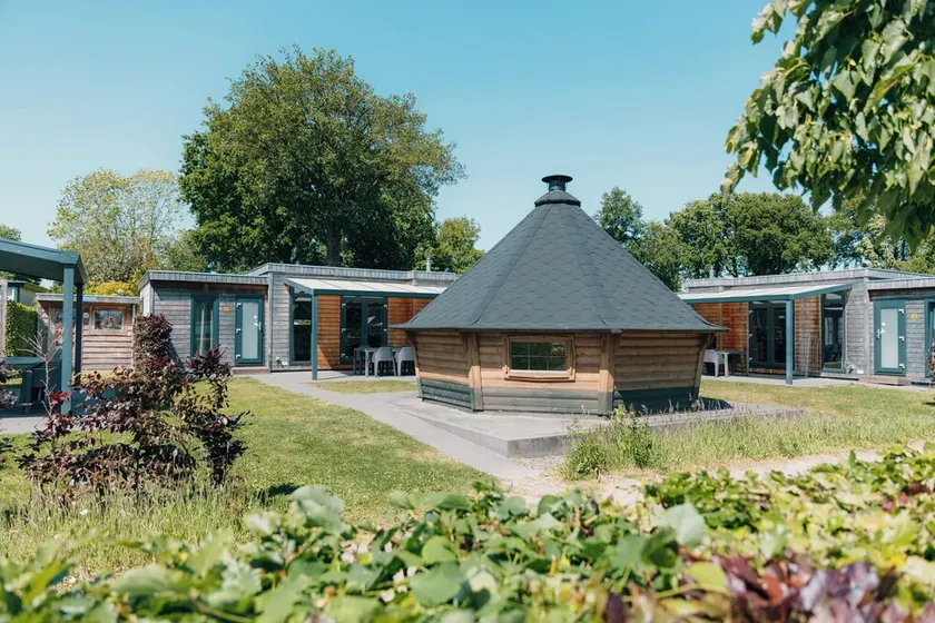Group accommodation for 18 people with three villas and two private saunas in the heart of the Veluwe. - Image 1