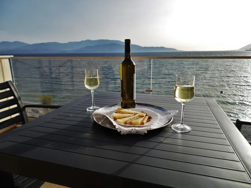 Luxury Vacations by the Sea - Image 1