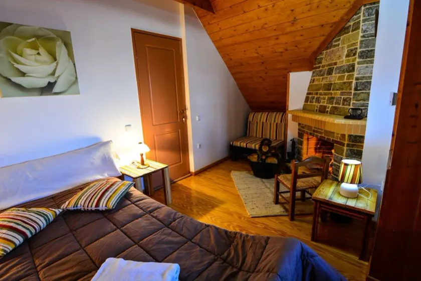 BnB Italiano - Attic Room Trilple - Image 1