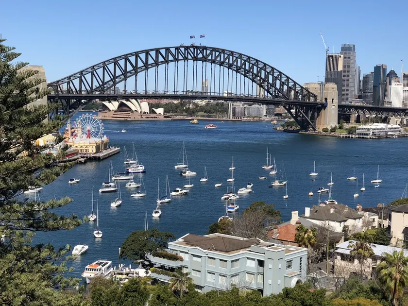Breathtaking Sydney Harbour Views from Stylish Harbourside Studio - Image 1
